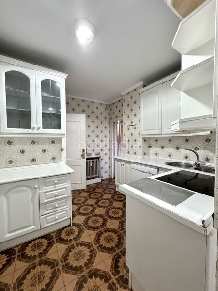 Foto c07ddf17-23d0-4fda-b330-b572f2665653. Etagenwohnung in avenida antonio hurtado 15 in Centro Cáceres