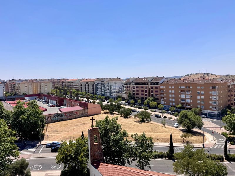 Foto 5106d151-a86e-41b5-b050-6cc699ed1f3a. Rent apartment in calle ordesa 2 in Ruta de la Plata Cáceres