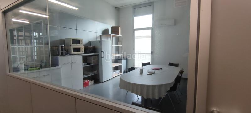 Foto ceda7b3f-9a93-4083-a944-346a75545ea1. Oficina /local en venta en edificio industrial de gran via, hospitalet en Hospitalet de Llobregat (L´)