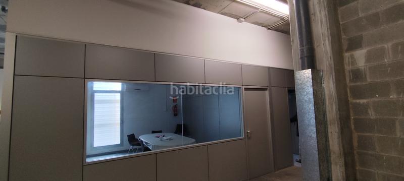 Foto 1a0bcb0a-e8f6-42b3-accc-e20057d00481. Industrial building in Granvia LH Hospitalet de Llobregat (L´)