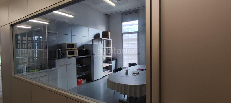 Foto 43e49968-4d3a-4801-a137-6dd3b297cd69. Industrial building in Granvia LH Hospitalet de Llobregat (L´)