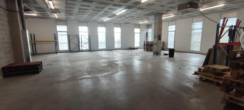 Foto 904dd8f8-cf39-4b4b-9663-32946214bd3e. Bâtiment à usage industriel avec chauffage dans Granvia LH Hospitalet de Llobregat (L´)