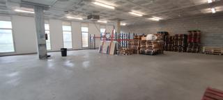 Nau industrial  Passatge de montserrat isern. Se vende planta entera de edificio industrial con 12 plazas de a