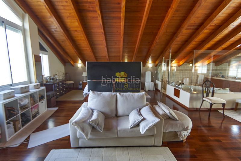 Foto 15a01d8b-0b1b-4c85-8ba8-bced3e831ac5. Xalet a passeig de bellavista 56 a Montmar Castelldefels