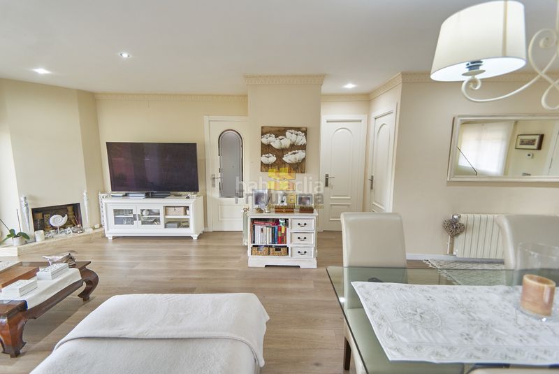 Foto d63444e6-5f33-4088-9605-f942b116eb5f. Xalet a passeig de bellavista 56 a Montmar Castelldefels