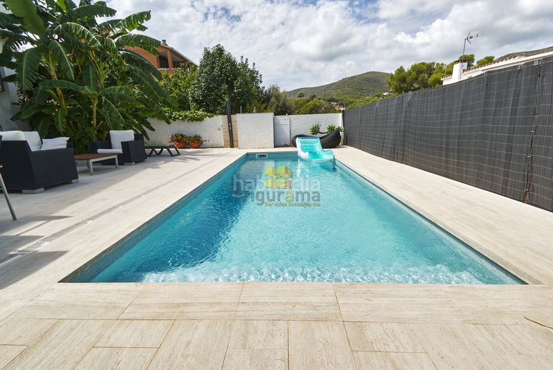 Foto f0b1674c-ceb0-42d2-9ec5-fb001bafccb3. Xalet a passeig de bellavista 56 a Montmar Castelldefels