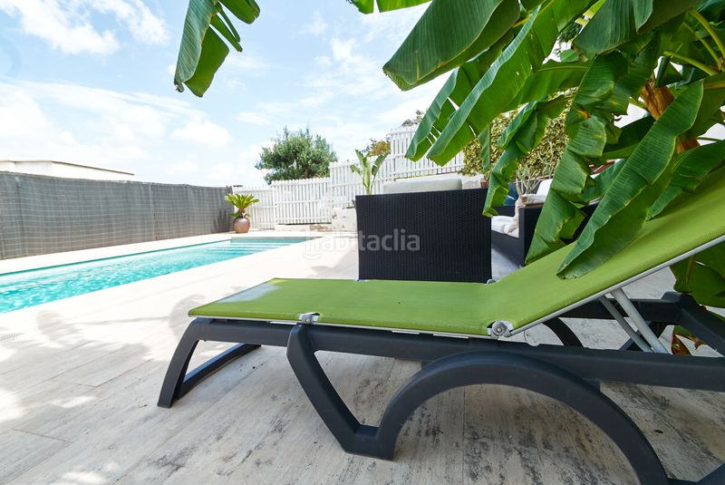 Foto 2952528d-0ba0-4897-8621-062cd84461d3. Xalet amb xemeneia calefacció piscina a Montmar Castelldefels