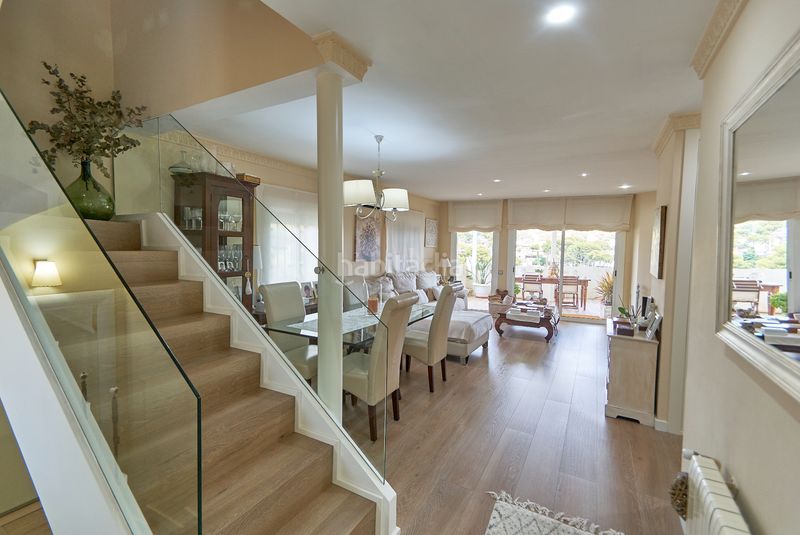 Foto a4090b11-1808-44b5-8f34-75ac0dba9bff. Xalet amb xemeneia calefacció piscina a Montmar Castelldefels
