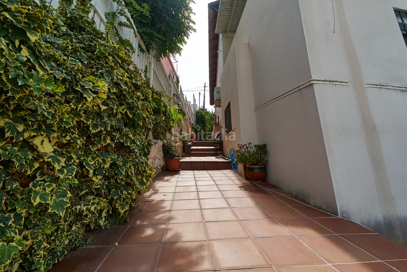 Foto d7ec86a6-a426-4c8f-8806-7f17fee72a54. Xalet amb xemeneia calefacció piscina a Montmar Castelldefels