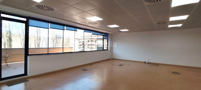 Foto 5c4d4c37-f315-41b0-b6ec-a7e99cc5a68c. Alquiler oficina  con terraza en alquiler en Sant Cugat del Vallès