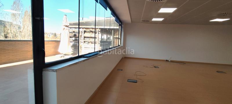 Foto ffa23c0c-49ef-4cb8-8f05-5b29f23b3828. Alquiler oficina  con terraza en alquiler en Sant Cugat del Vallès
