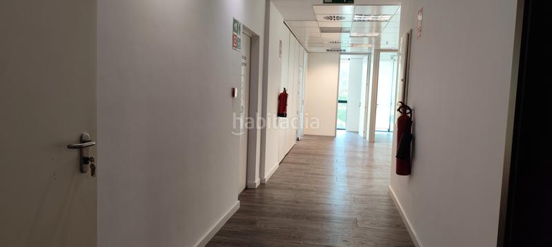 Foto 3ac489a8-e524-43f5-aeb5-d7eef710bd1b. Lloguer oficina amb aparcament a Santa Eulàlia Hospitalet de Llobregat (L´)