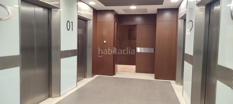 Foto affab0c0-bd58-4252-8da8-e53e7a424c75. Lloguer oficina amb aparcament a Santa Eulàlia Hospitalet de Llobregat (L´)