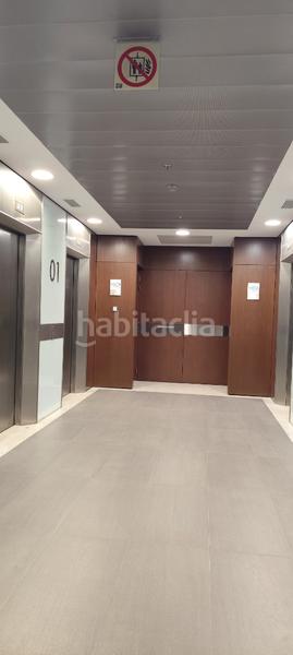 Foto b2f38ee7-c7b5-478c-8345-bc614ba5af6a. Miete büro mit parking in Santa Eulàlia Hospitalet de Llobregat (L´)