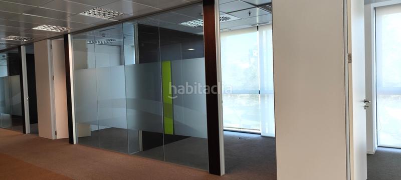 Foto 75a7cbd6-21f9-48e0-bc34-e5eff6f1200f. Rent office space with parking in Santa Eulàlia Hospitalet de Llobregat (L´)