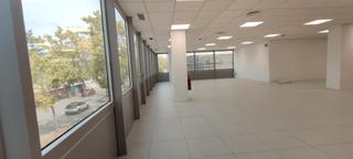Rent Office space in Avinguda corts catalanes 13. Oficina reformada a estrenar