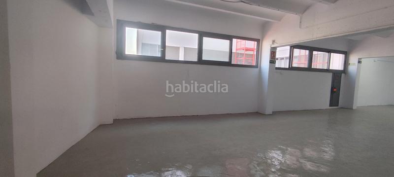 Foto 0ceb4b1f-41c4-46af-ae25-d24f39d4dc9d. Alquiler oficina local en alquiler en edificio industrial en Esplugues de Llobregat