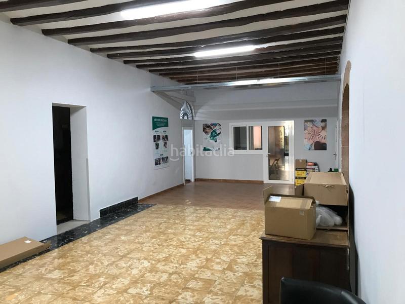 Foto b078acc7-ec32-436d-81db-fcb20fd5e195. Casa amb aparcament a Eixample Sant Joan Despí