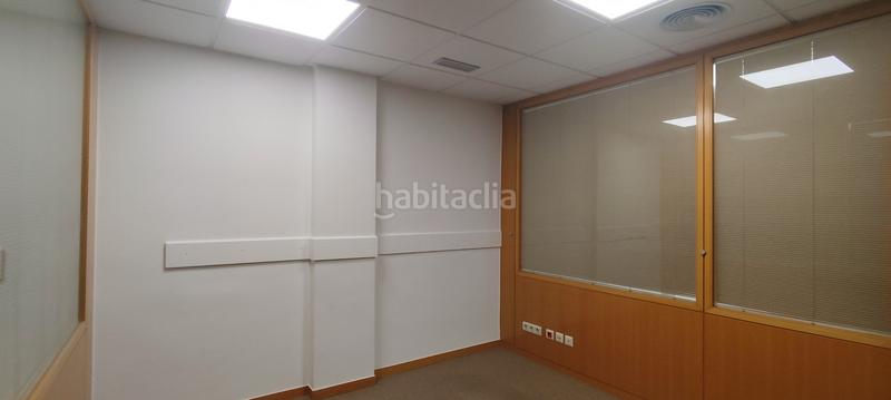 Foto 629ce4bc-9f8a-408f-af27-0f9321c32c02. Location bureau dans carrer del comte d'urgell 240 dans Barcelona