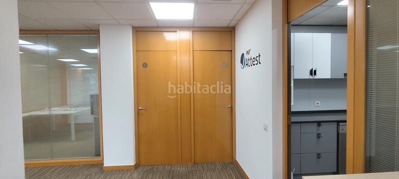 Foto 77dfbdb7-25ec-4239-a7c3-e861216fc421. Location bureau dans carrer del comte d'urgell 240 dans Barcelona