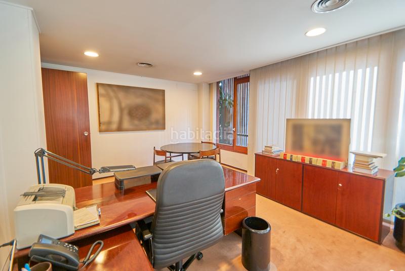 Foto 2b661603-d783-4ce0-9ece-707460c249ff. Oficina se vende local/oficina en calle freixa en Barcelona