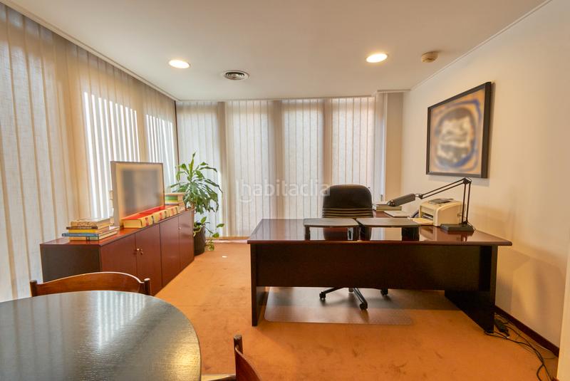 Foto 474387f1-af08-466e-a11f-d7372c15dfb5. Oficina se vende local/oficina en calle freixa en Barcelona