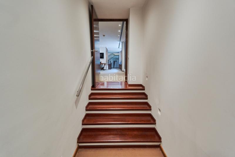 Foto b1e5e505-0239-4b91-8da3-256579415a34. Oficina se vende local/oficina en calle freixa en Barcelona