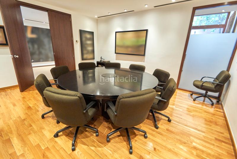 Foto befe89d5-dab3-4069-8dc6-603f1a382f61. Oficina se vende local/oficina en calle freixa en Barcelona