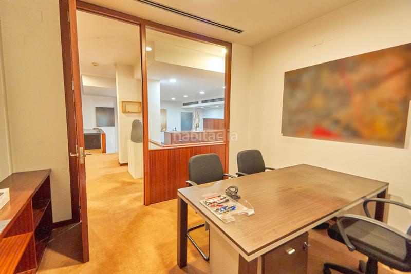 Foto db534592-4ede-4aff-afee-0fb530d9b161. Oficina se vende local/oficina en calle freixa en Barcelona