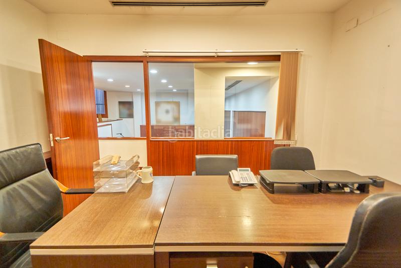 Foto ff591a54-a59a-47a0-9aac-00cef03afd3e. Oficina se vende local/oficina en calle freixa en Barcelona