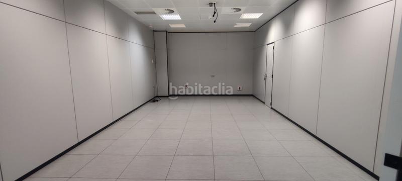 Foto 1fccc05b-d66e-40b6-a0f5-8b218a43106c. Local commercial dans passatge de montserrat isern 1 dans Hospitalet de Llobregat (L´)