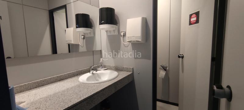 Foto 883bcef5-7dd2-47f6-acf6-7e6fd33a0b3d. Local commercial dans passatge de montserrat isern 1 dans Hospitalet de Llobregat (L´)