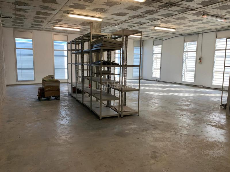 Foto 98aad653-7d65-40fe-a023-b87eed5619d0. Local commercial dans passatge de montserrat isern 1 dans Hospitalet de Llobregat (L´)