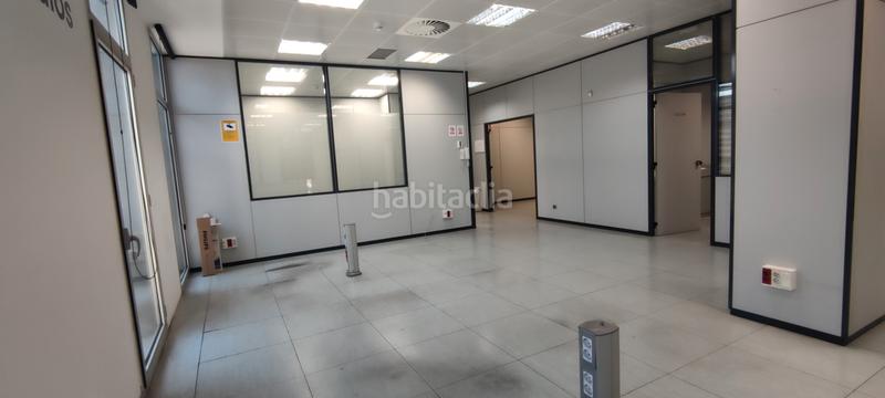 Foto c826f7e8-7f36-4a64-8f17-3b40bebf6cf2. Local commercial dans passatge de montserrat isern 1 dans Hospitalet de Llobregat (L´)