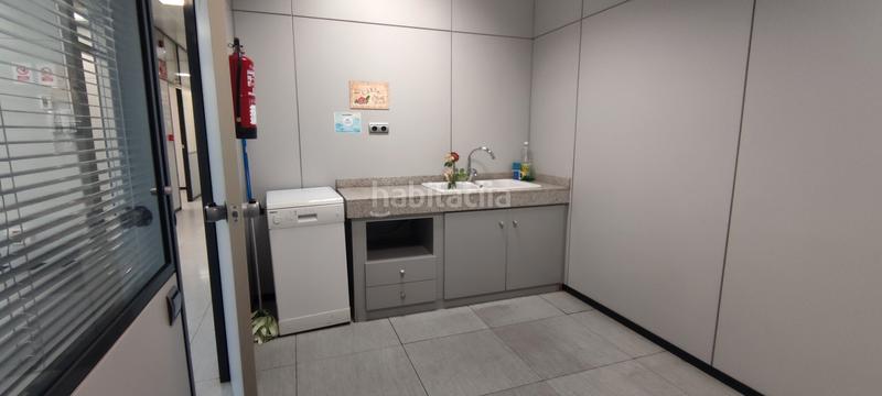 Foto e2945cee-76ee-41d4-b0a2-2ebdf6dbf1a1. Local commercial dans passatge de montserrat isern 1 dans Hospitalet de Llobregat (L´)