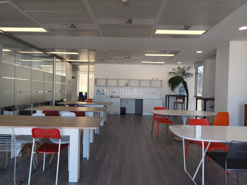 Foto f50394ce-8efe-443b-a6f9-e81aa9155698. Lloguer oficina a carrer de pujades 350 a Diagonal Mar i el Front Marítim del Poblenou Barcelona