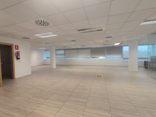 Affitto Ufficio in Carrer de la fontsanta 46. Oficina en planta baja sant joan despi