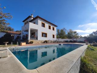 Chalet  Calle ramal del valle. Venta de chalet independiente 455 m2, parcela 2136 m2, piscina 6