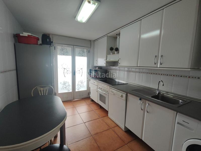 Foto b17c554b-7083-4d5f-95c7-edc92d21ee29. Dúplex alfa key west vende amplio duplex 104 m2, 2 dm (posib.3 o 4), 2 wc, garaje (14.000€ adic.) en urb.con piscina en Sevilla la Nueva