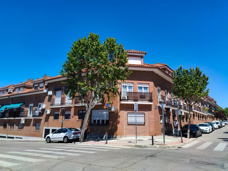 Foto b2158c76-af70-4a34-a08a-b65deede3554. Dúplex alfa key west vende amplio duplex 104 m2, 2 dm (posib.3 o 4), 2 wc, garaje (14.000€ adic.) en urb.con piscina en Sevilla la Nueva