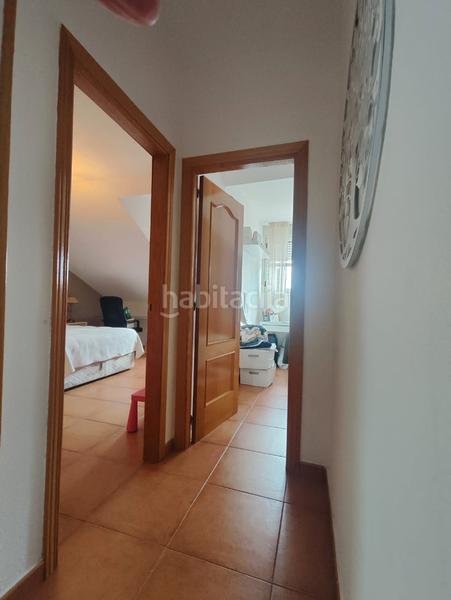 Foto f4e5409b-f520-4423-9657-ff7ab29c035c. Dúplex alfa key west vende amplio duplex 104 m2, 2 dm (posib.3 o 4), 2 wc, garaje (14.000€ adic.) en urb.con piscina en Sevilla la Nueva