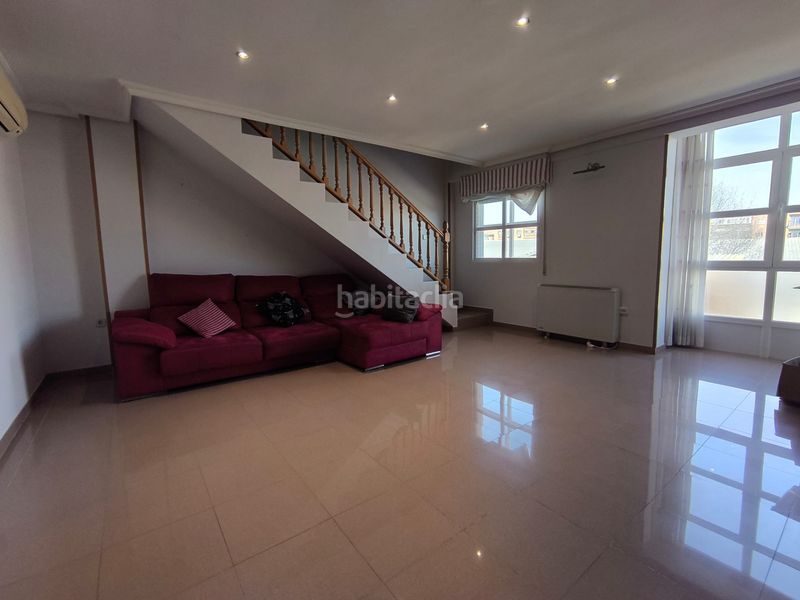 Foto 6e8997c6-13ae-4730-aeb3-bc9724e0b61e. Dúplex a calle josé antonio 22 a Sevilla la Nueva