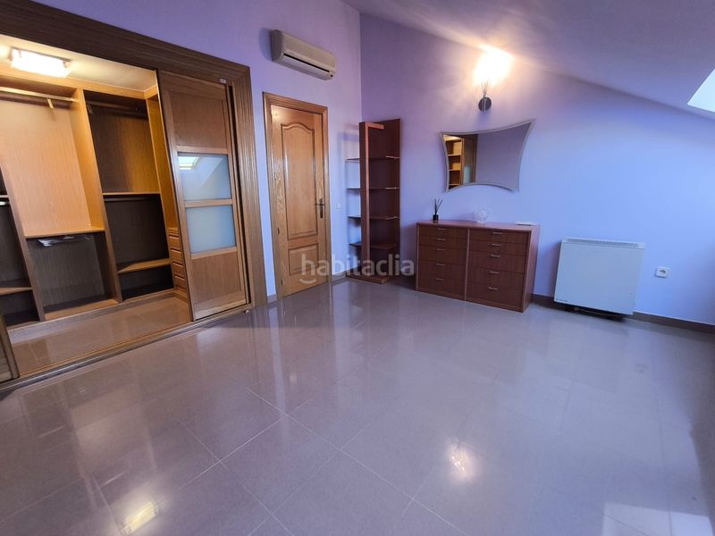 Foto 6e9f68be-58d6-4ae3-a414-bd00ec12fb85. Dúplex a calle josé antonio 22 a Sevilla la Nueva