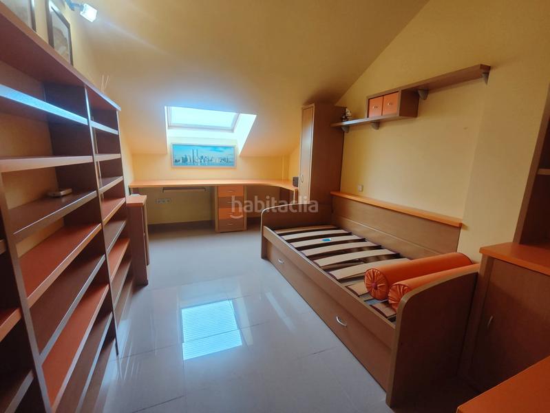 Foto 77f6cd1f-703d-4699-9d57-460a2ae62d51. Dúplex a calle josé antonio 22 a Sevilla la Nueva