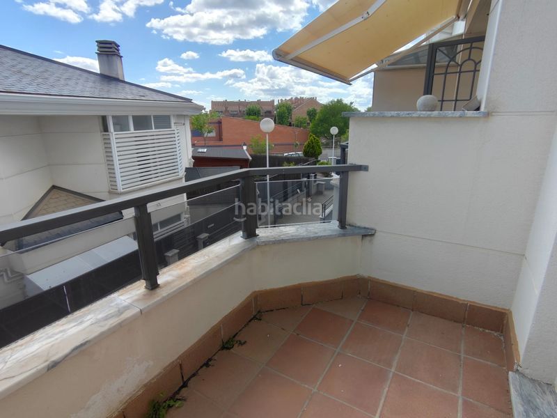 Foto d93647bc-22c8-44d3-8d7c-e5fb6725935b. Lloguer dúplex amb calefacció aparcament piscina a Sevilla la Nueva
