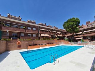Dúplex a Calle santa bárbara 4. Alfa key west vende duplex de 84 m2 construidos, 2 dm y 2 wc, ur
