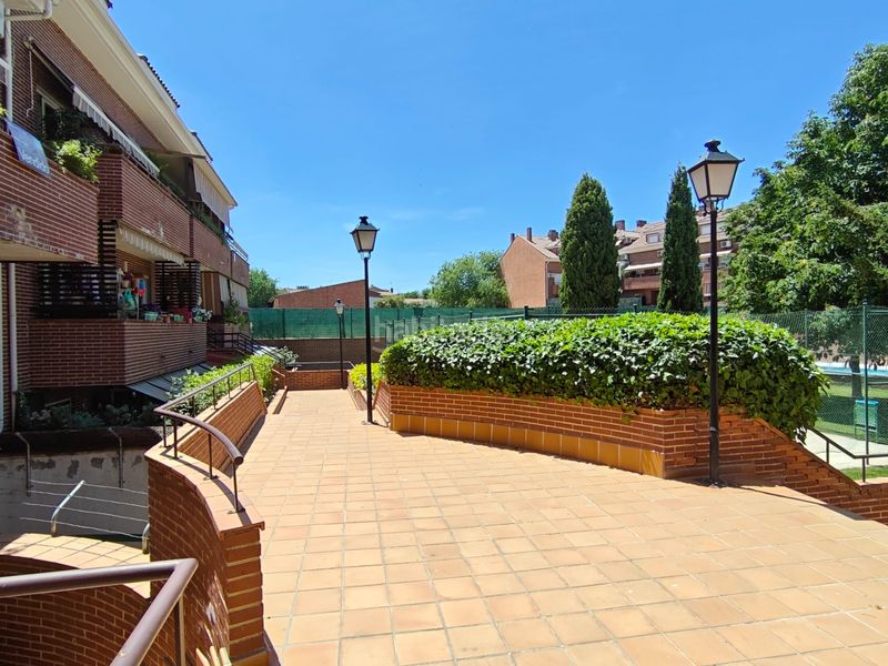 Foto 4a70b9b6-365f-40f6-8b19-3c7278c89817. Dúplex a calle santa bárbara 4 a Sevilla la Nueva