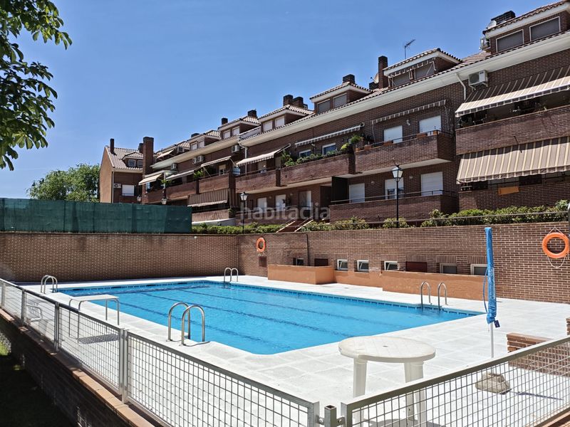 Foto 4efc75df-873a-49b4-87f2-d3cb0be2e690. Dúplex a calle santa bárbara 4 a Sevilla la Nueva