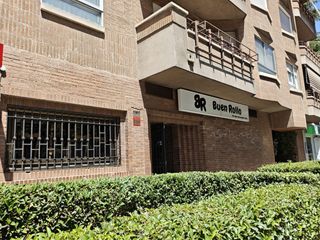 Business premise in Paseo de la Ermita del Santo 42
