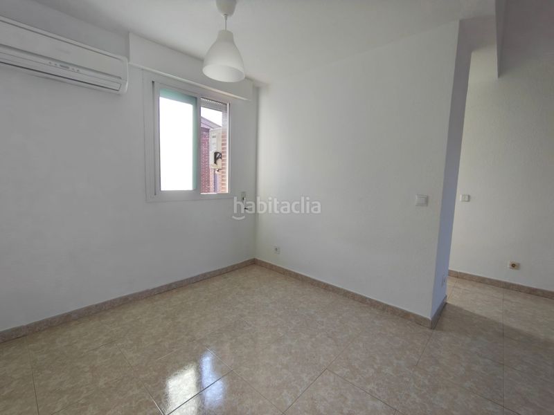 Foto c819c6f6-25a4-46b3-af60-ad2ba0e45fbc. Estudi amb calefacció a Sevilla la Nueva